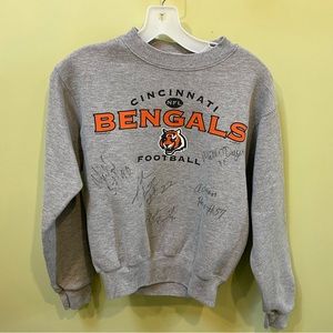 Signed Cincinnati Bengals Sweat Shirt